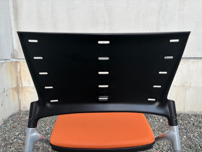マノスチェア　ブラック×オレンジ　中古_2