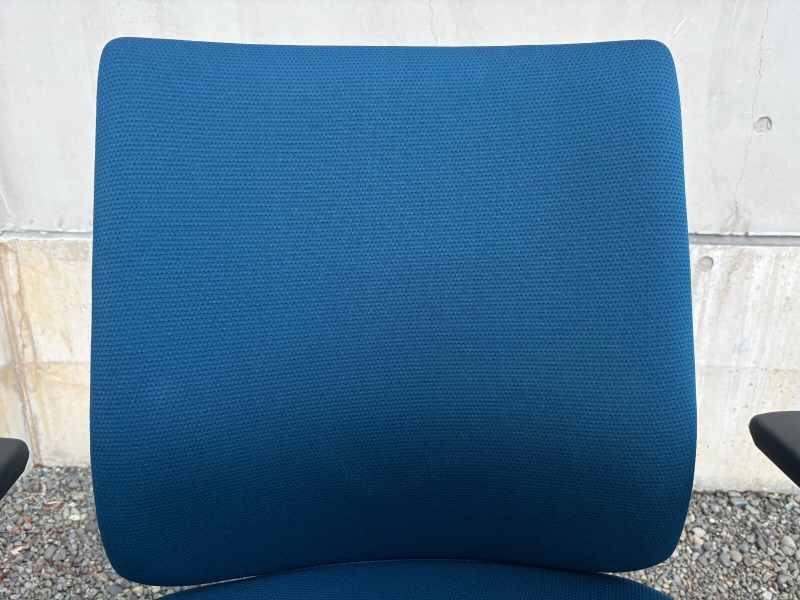 ウィザード２チェア　ブルー　可動肘・ハンガー付　中古_3