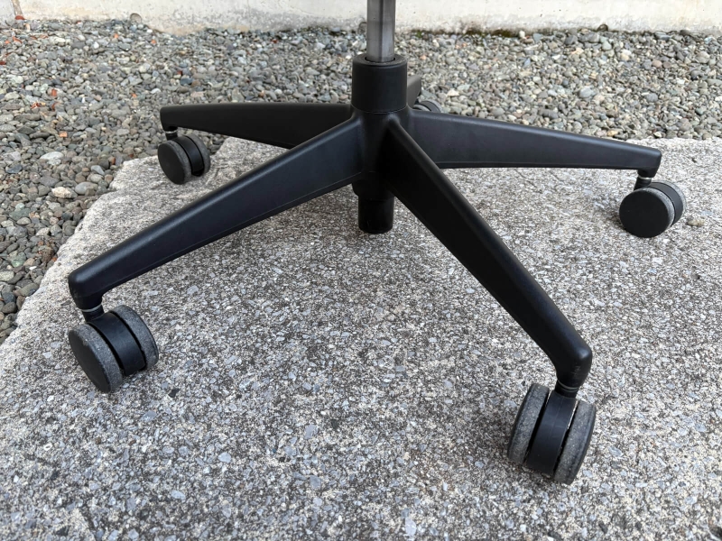 ウィザード２チェア　ブルー　可動肘・ハンガー付　中古_6