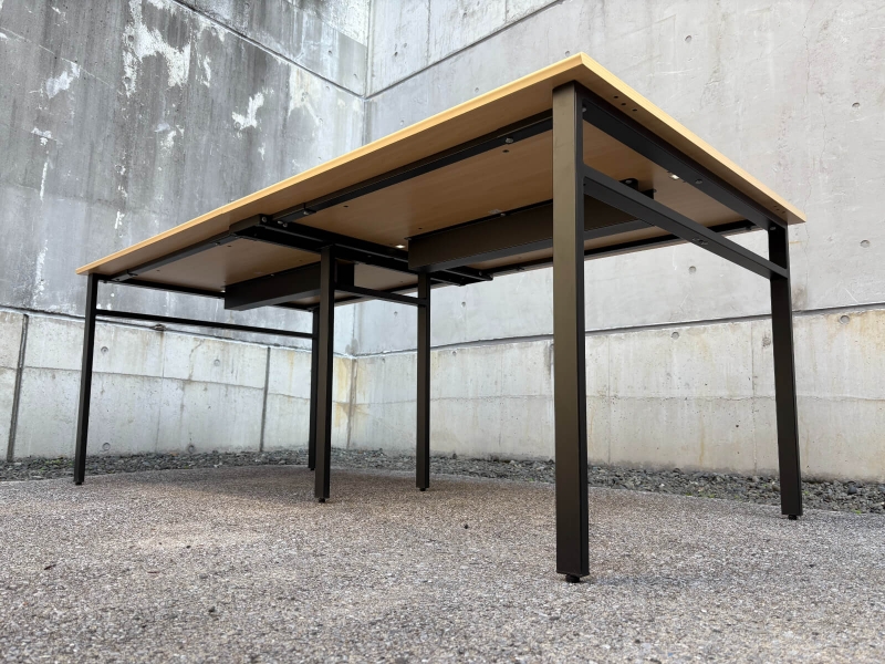 ミーティングテーブル　W2000/D1000㎜　中央配線機能付き　中古_6