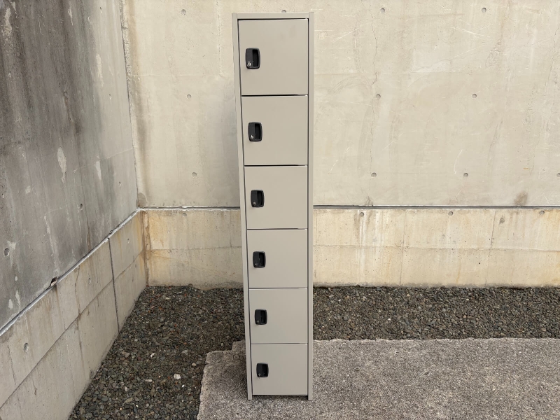 1列6段　6人用ロッカー　中古_1