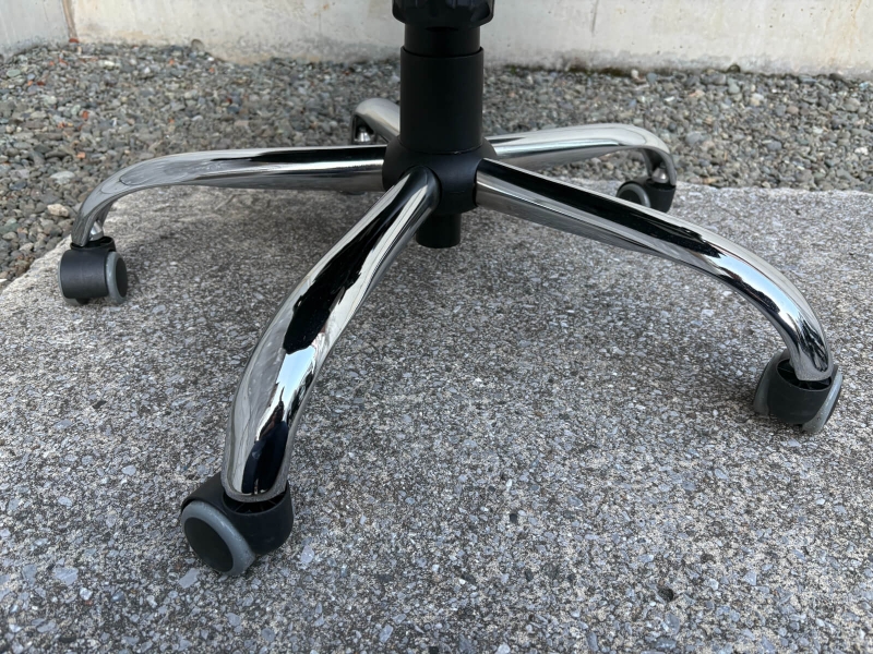 ヘッドレスト付き　パソコンチェア　中古_7