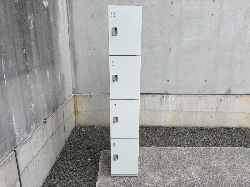 ジョイントスチールロッカー　1列4段　4人用　ホワイト　中古_2