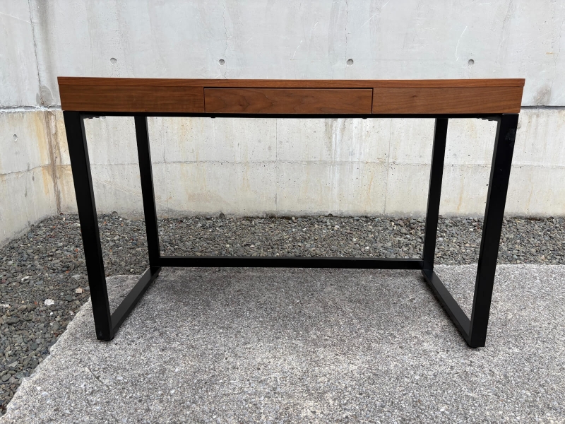 ウォルナットデスク　T-2546　W1100/D500/H725㎜　中古 　天板傷・スレ有り_1