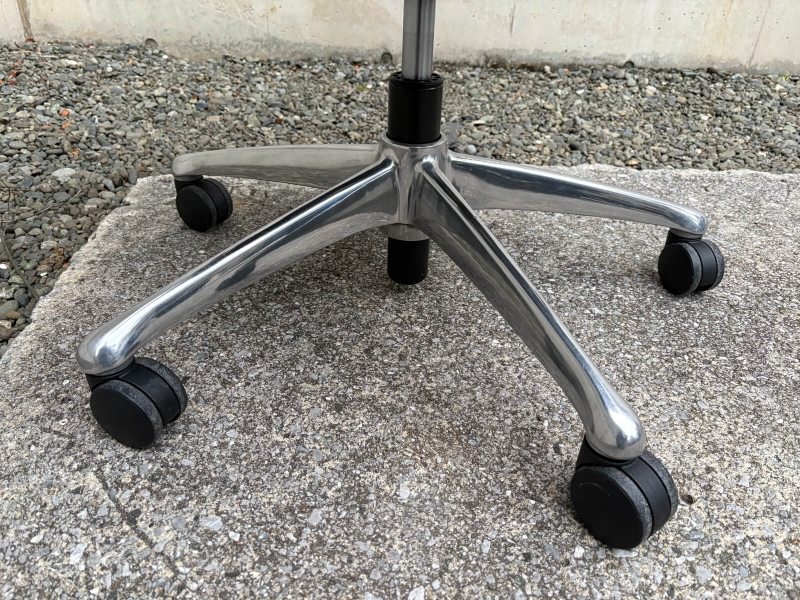 フィーゴチェア 　ハイバック　可動肘・ハンガー付き　ブラック　中古_7