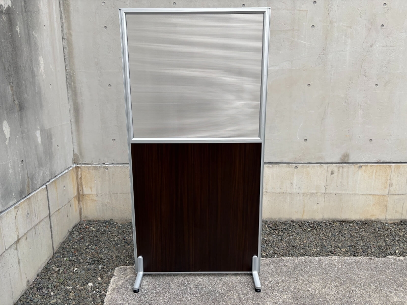 木目調パーテーション　窓付き　H1800×W900　安定脚付き　中古_1