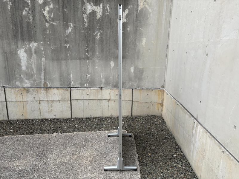 木目調パーテーション　窓付き　H1800×W900　安定脚付き　中古_2