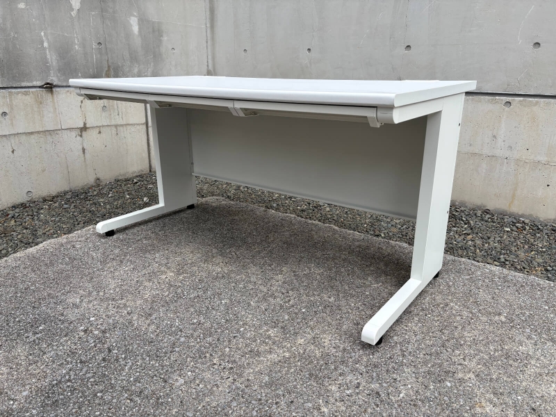 GSHシリーズ　平机　W1400/D700/H700　ホワイト　中古_0