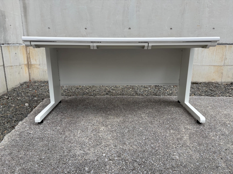 GSHシリーズ　平机　W1400/D700/H700　ホワイト　中古_1
