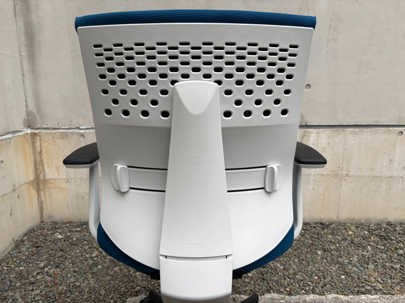 ウィザード３チェア　肘付き　ブルー×ホワイト　中古_2