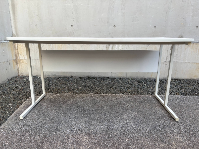 SCデスク　W1400/D595/H700㎜　ホワイト　中古_1