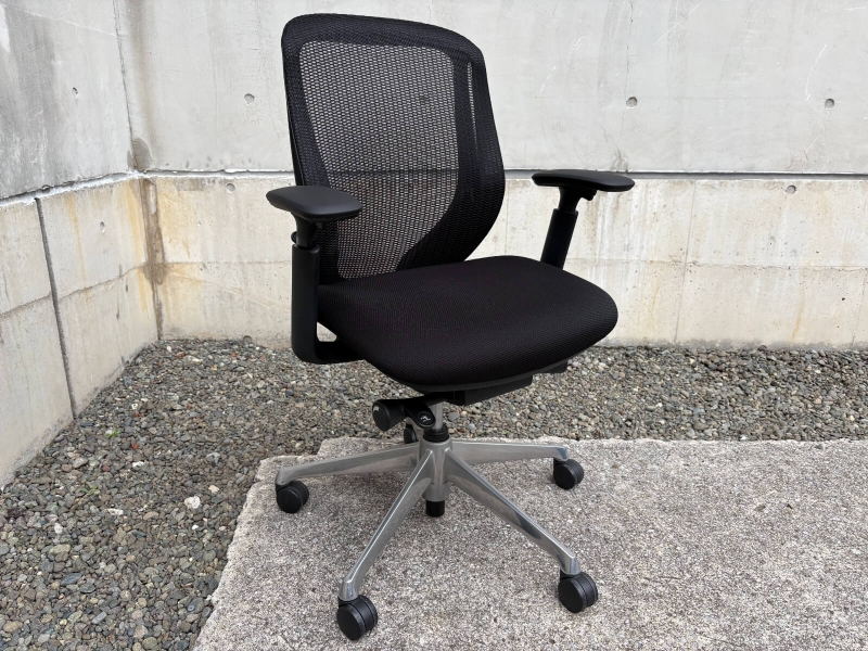 シルフィー　可動肘付き　ブラック　中古 【肘パッド新品交換済み】