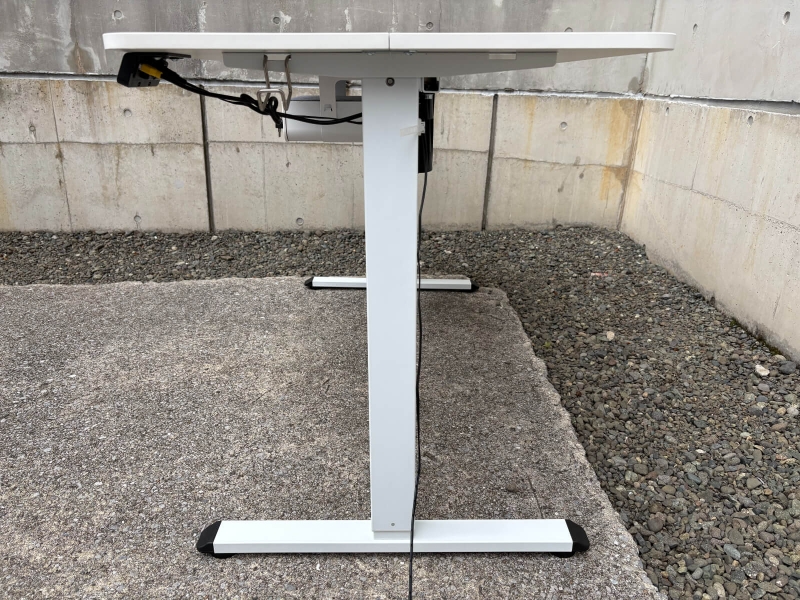 電動昇降デスク　W1400/D600/H730-1180㎜　引出し付き　中古_2