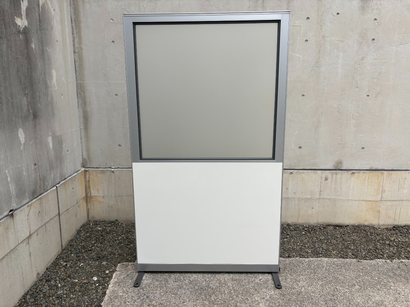 アルツァータ　窓付きパーティション　H1900/W1100㎜　安定脚付　中古_1