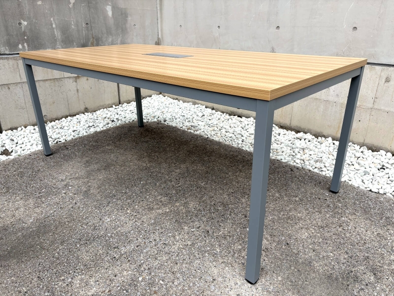 GOOLOOテーブル　W1800/D900㎜　中央配線機能付き　ナチュラル　中古