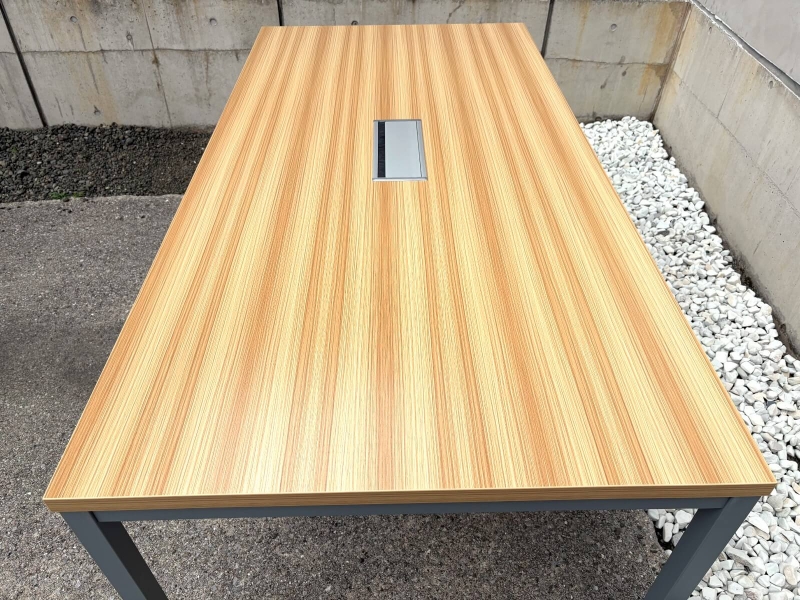 GOOLOOテーブル　W1800/D900㎜　中央配線機能付き　ナチュラル　中古_3
