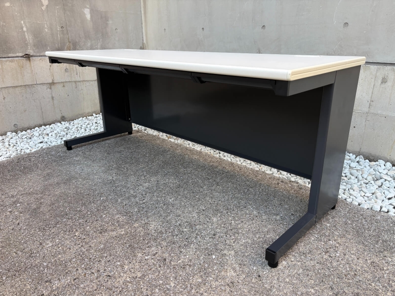 フラットライン　平机　W1800/D600㎜　中古