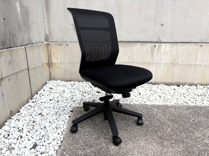 パウザチェア　ブラック×ホワイト　中古