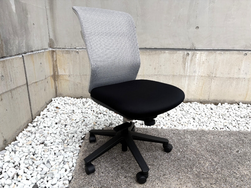 パウザチェア　グレー×ホワイト　中古