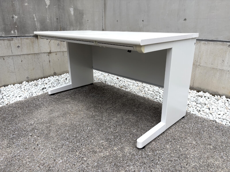 XEHHデスクシリーズ　平机　W1400/D700/H720㎜　中古