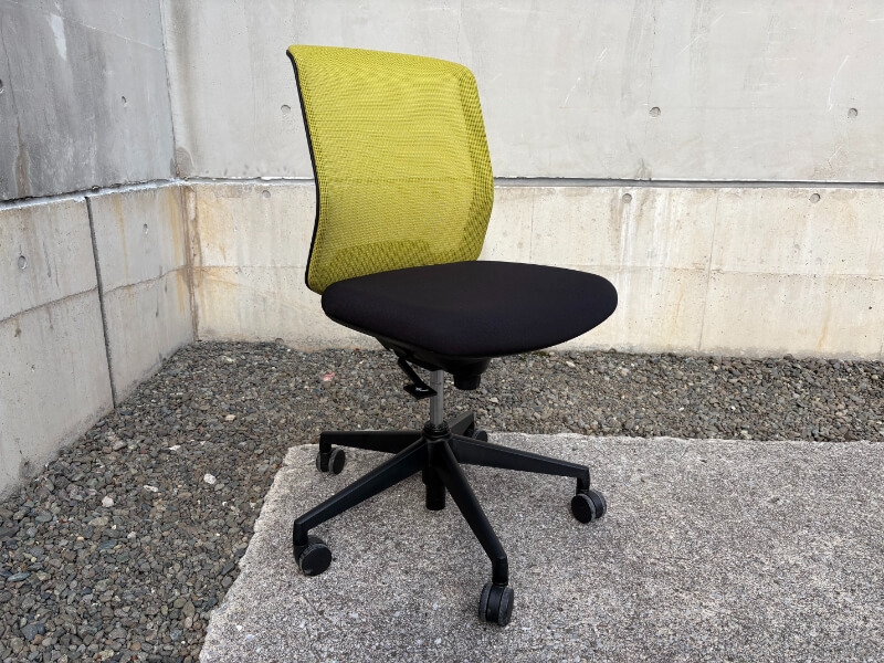 カリッサチェア　リーフグリーン　中古