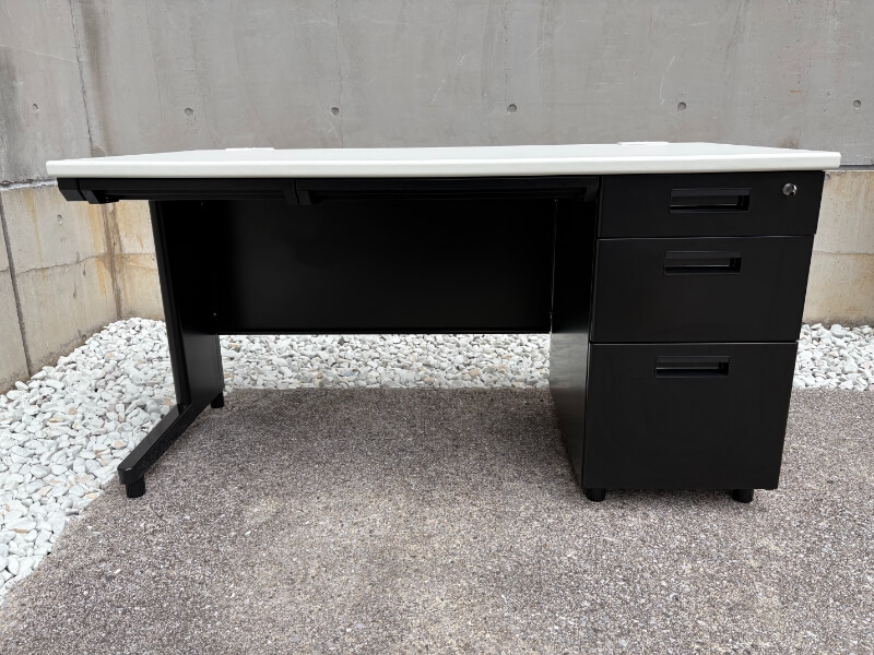 片袖机　W1400　ホワイト×ブラック　中古_1
