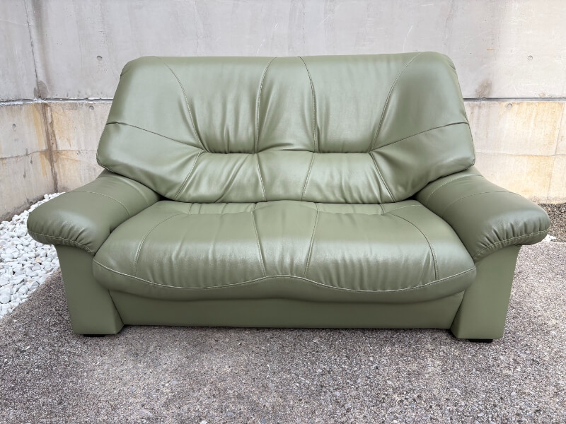 2人掛けソファ　革張り　ダークグリーン　中古_1